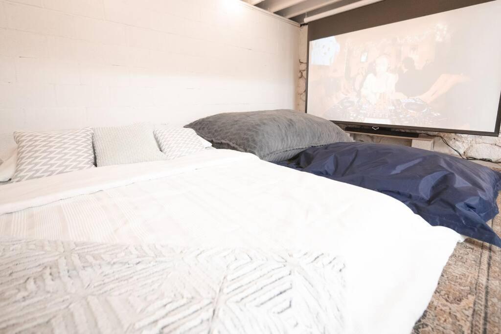 Reno'S Biggest Little House - Cozy Home Theatre 外观 照片