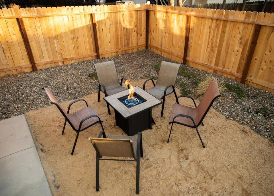 Reno'S Biggest Little House - Cozy Home Theatre 外观 照片